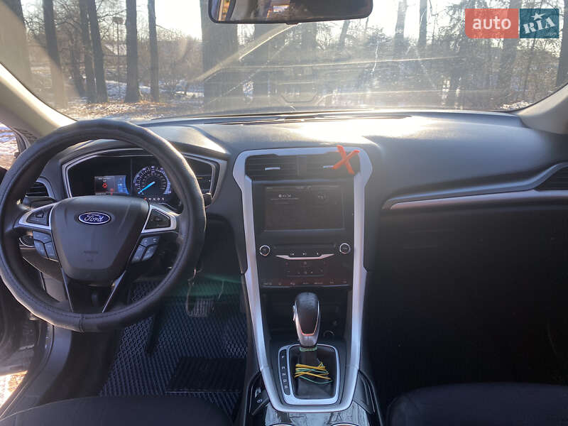 Седан Ford Fusion 2014 в Полонном
