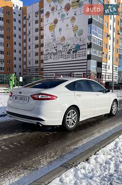 Седан Ford Fusion 2013 в 