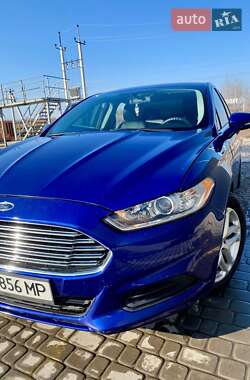 Седан Ford Fusion 2015 в 