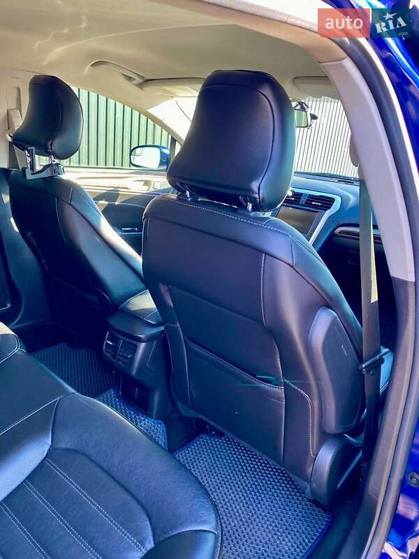 Седан Ford Fusion 2015 в Винниках