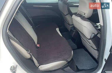 Седан Ford Fusion 2012 в 