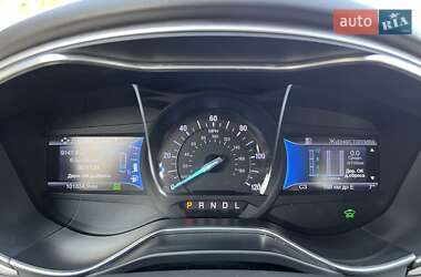 Седан Ford Fusion 2015 в 
