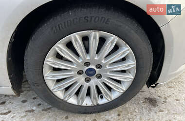 Седан Ford Fusion 2014 в 