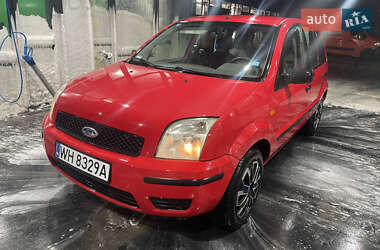 Хэтчбек Ford Fusion 2004 в 