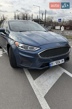 Седан Ford Fusion 2019 в 