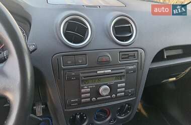 Хэтчбек Ford Fusion 2006 в 