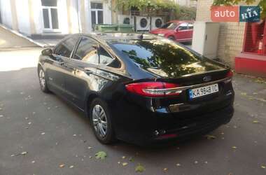 Седан Ford Fusion 2018 в 