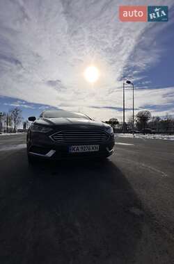 Седан Ford Fusion 2016 в 