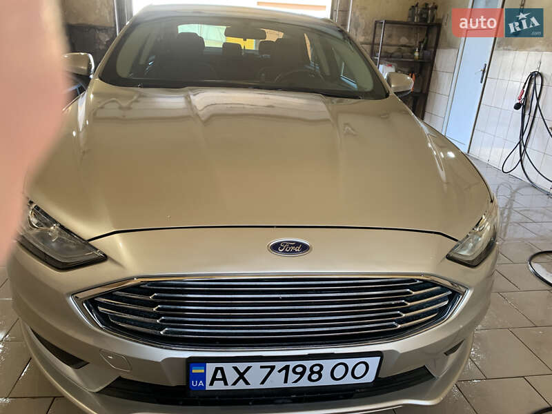 Седан Ford Fusion 2016 в Карловке