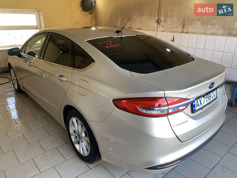Седан Ford Fusion 2016 в Карловке