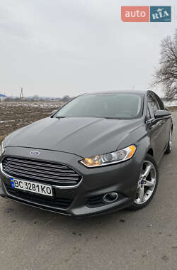 Седан Ford Fusion 2015 в Ромнах