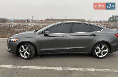 Седан Ford Fusion 2015 в Ромнах