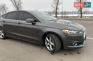 Седан Ford Fusion 2015 в Ромнах