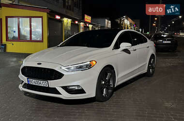Седан Ford Fusion 2016 в 