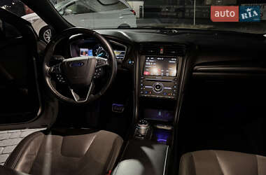 Седан Ford Fusion 2016 в 