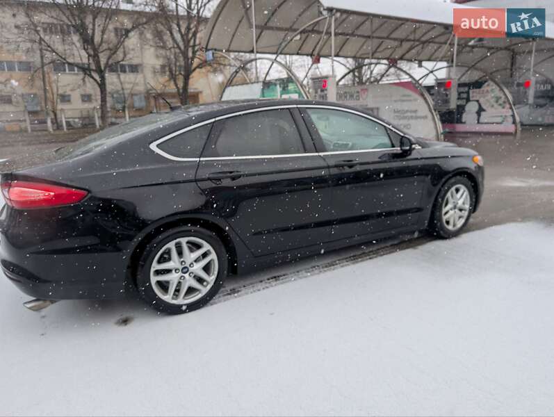 Седан Ford Fusion 2015 в Калуше