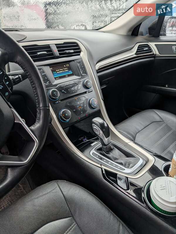 Седан Ford Fusion 2015 в Калуше