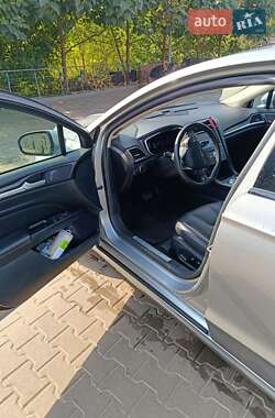 Седан Ford Fusion 2020 в 