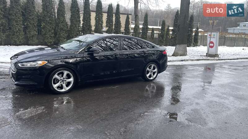 Седан Ford Fusion 2015 в Гнівані