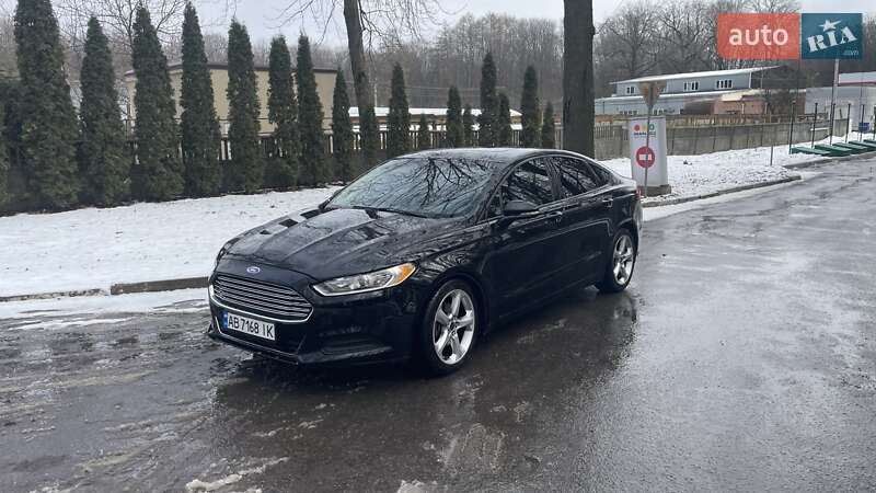 Седан Ford Fusion 2015 в Гнівані