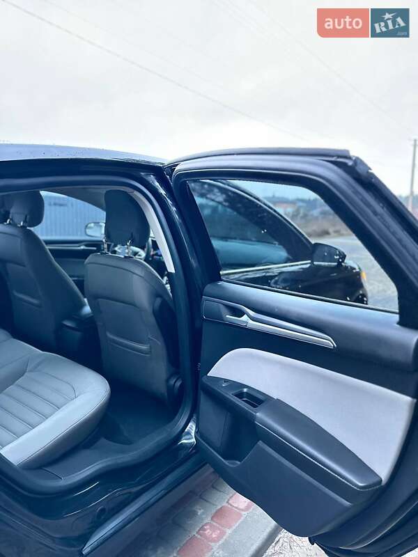 Седан Ford Fusion 2014 в Львове