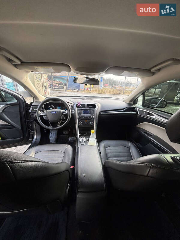 Седан Ford Fusion 2016 в Львові
