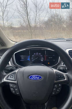 Седан Ford Fusion 2016 в 