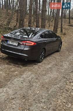 Седан Ford Fusion 2016 в 