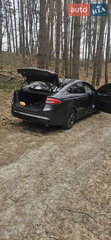 Седан Ford Fusion 2016 в Львові