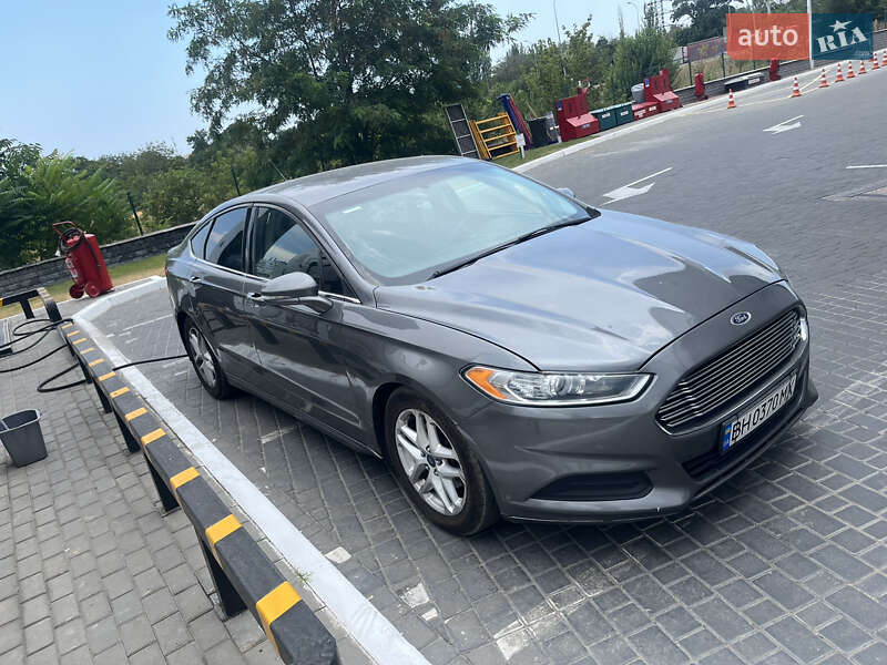 Седан Ford Fusion 2013 в Одесі