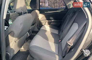 Седан Ford Fusion 2013 в 