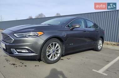 Седан Ford Fusion 2017 в Тараще