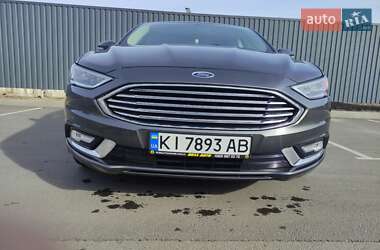 Седан Ford Fusion 2017 в 