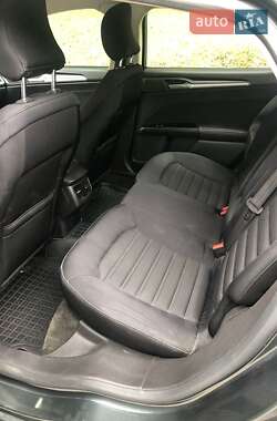 Седан Ford Fusion 2014 в 