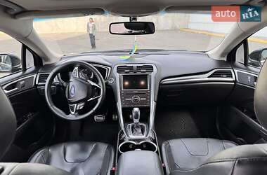 Седан Ford Fusion 2016 в 