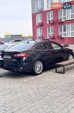 Седан Ford Fusion 2016 в 