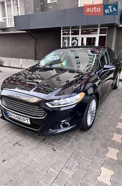 Седан Ford Fusion 2016 в 