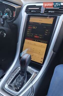 Седан Ford Fusion 2015 в 