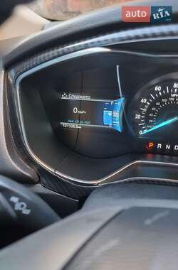 Седан Ford Fusion 2015 в 