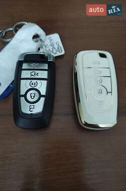 Седан Ford Fusion 2017 в 