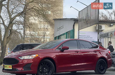 Седан Ford Fusion 2020 в 