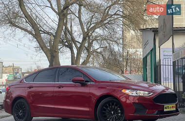 Седан Ford Fusion 2020 в 