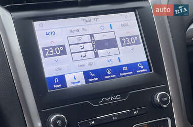 Седан Ford Fusion 2020 в 