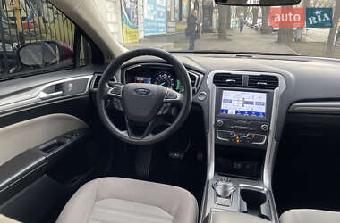 Седан Ford Fusion 2020 в 