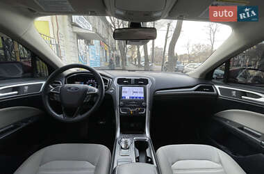 Седан Ford Fusion 2020 в 
