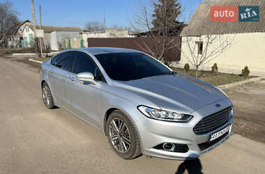 Седан Ford Fusion 2015 в 
