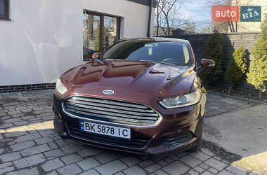 Седан Ford Fusion 2013 в Ровно