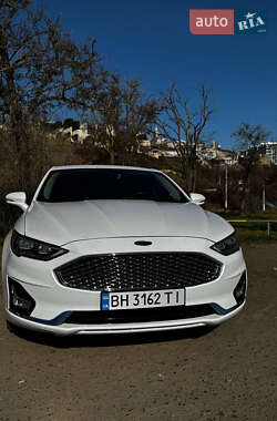 Седан Ford Fusion 2020 в 