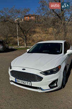 Седан Ford Fusion 2020 в 