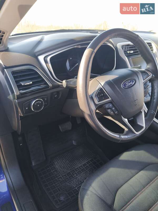 Седан Ford Fusion 2015 в Буске